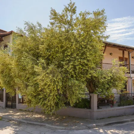 בית נופש Nikolaos House לריסוס
