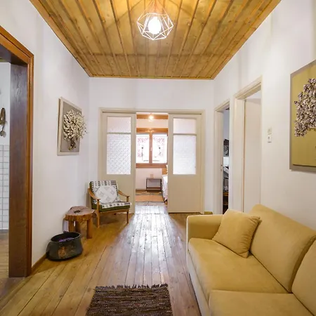 Nikolaos House בית נופש *