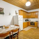 Nikolaos House Case de vacanță