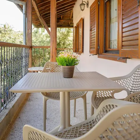 بيت للعطل Nikolaos House إيريسوس