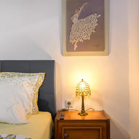 Nikolaos House * إيريسوس